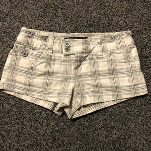 🌸4/$20🌸 YMI Juniors Shorts White Plaid Size 3 EUC